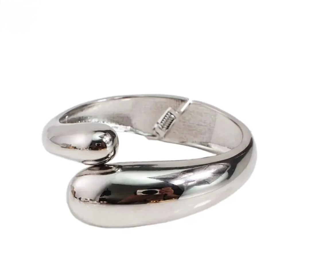 Geometric Cuff
